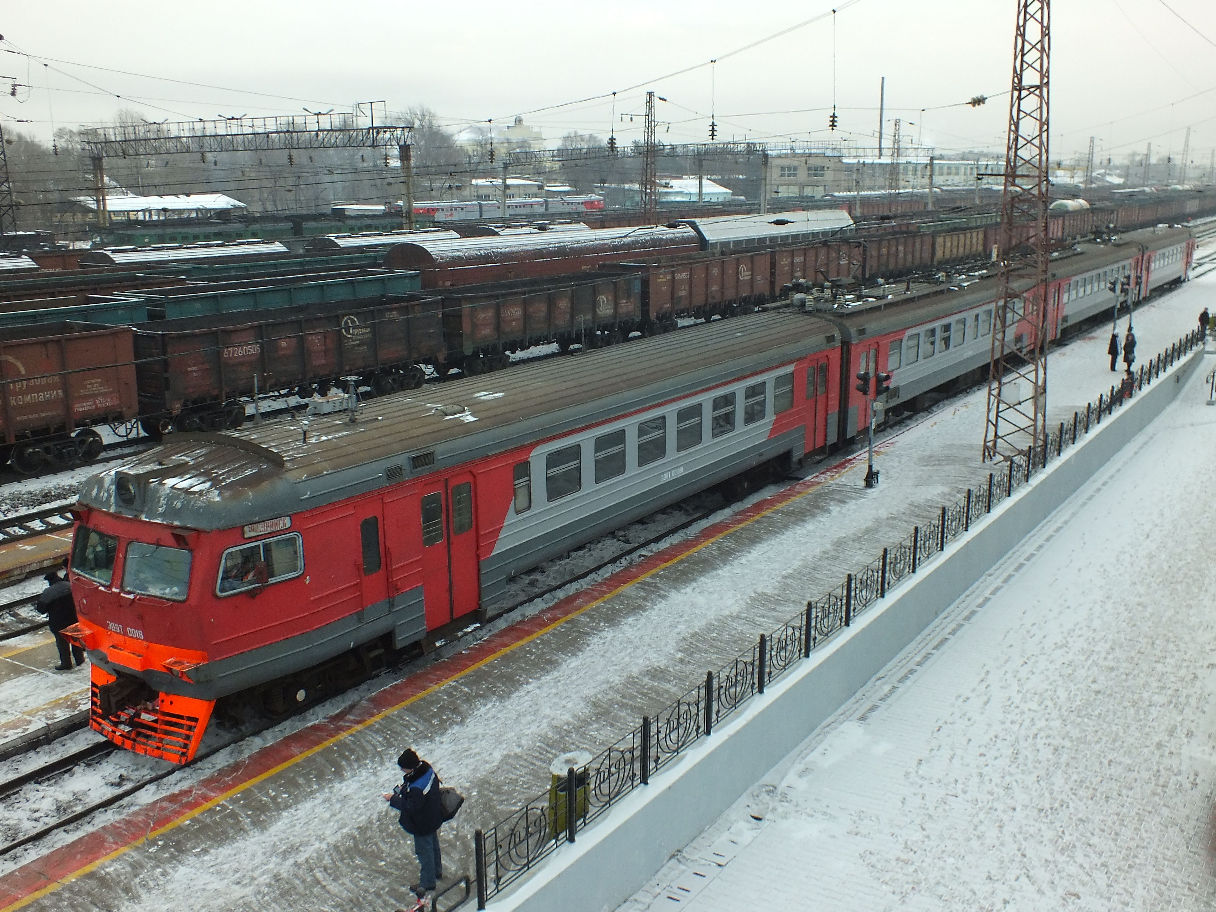 Стоимость поезда в электричке составляет 350 рублей. Пригородный поезд Эд 9т. Эд9т 0018. Эд9т. Эд9т электропоезд РЖД.