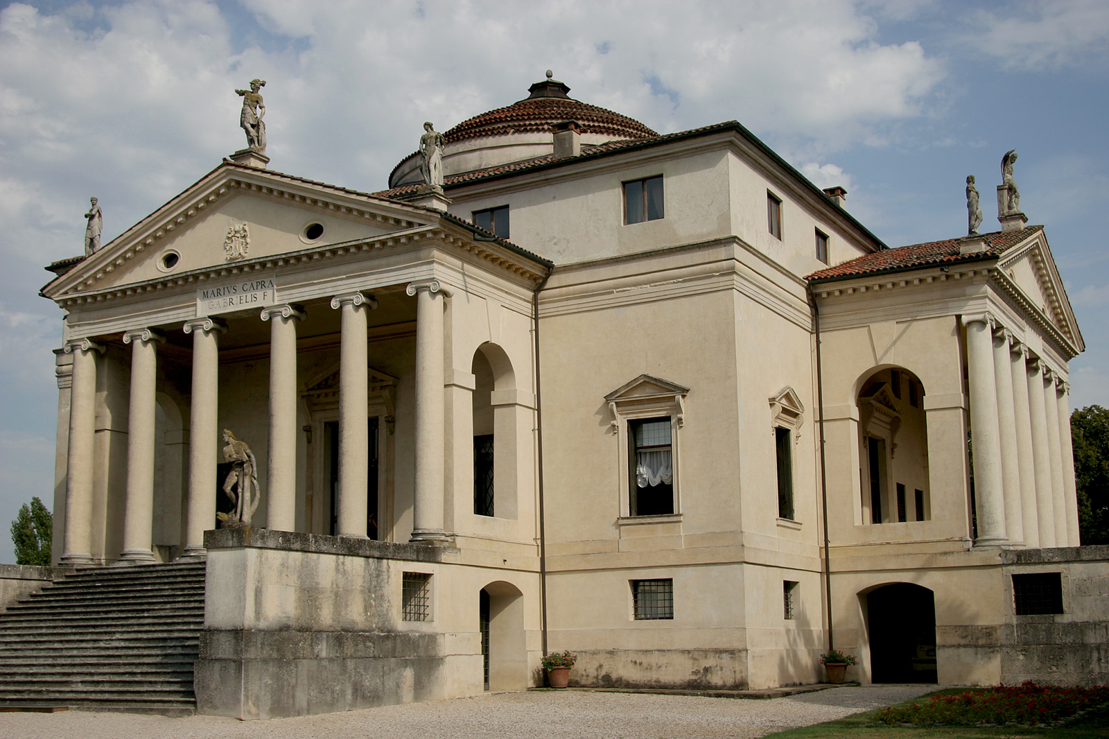 File:01-Villa-Rotonda-Palladio.jpg - Wikipedia