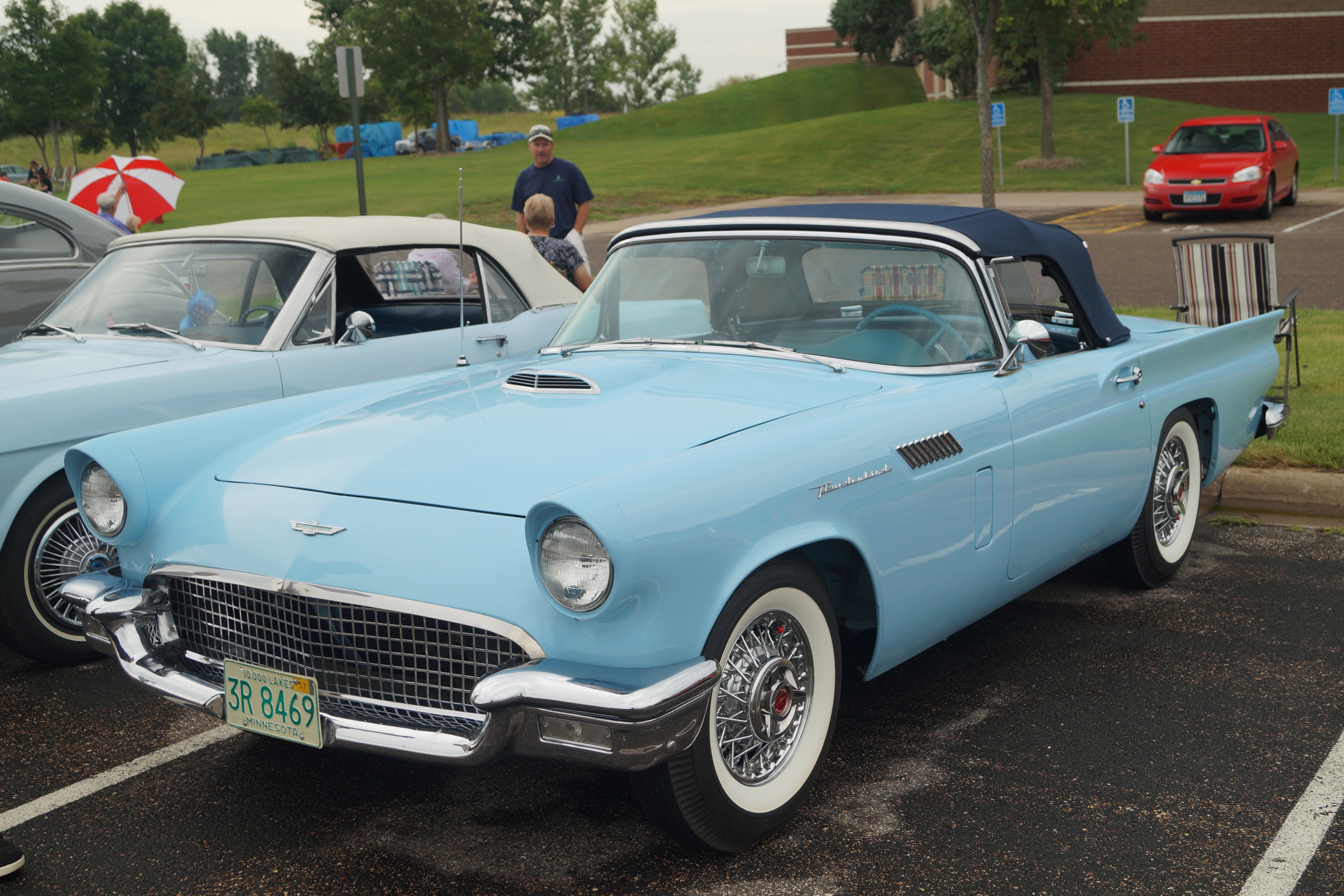 Ford Thunderbird Pink