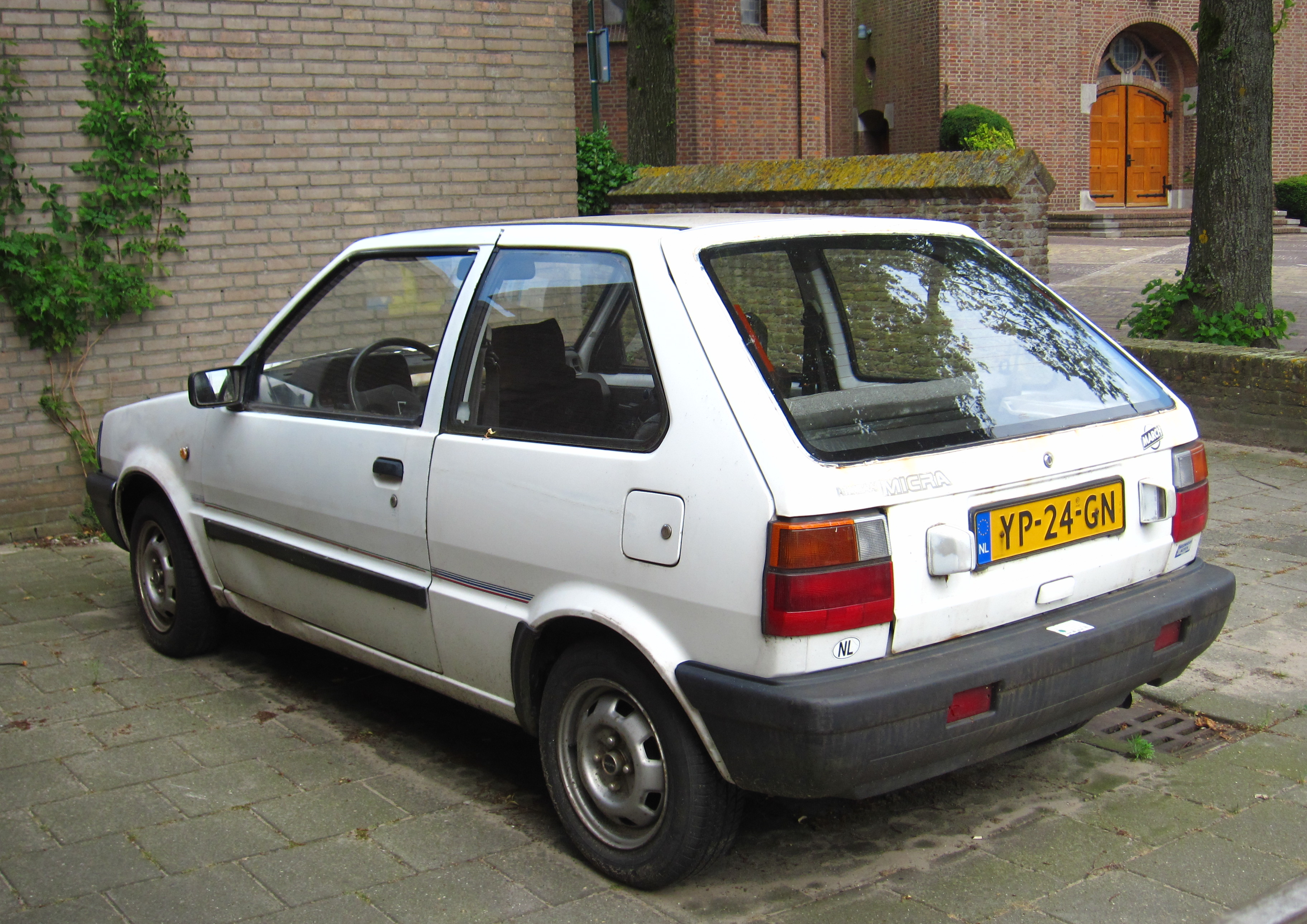 Nissan Micra 10