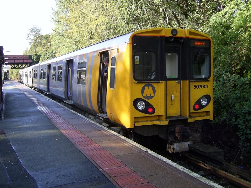 File:507001 Hunts Cross.jpg