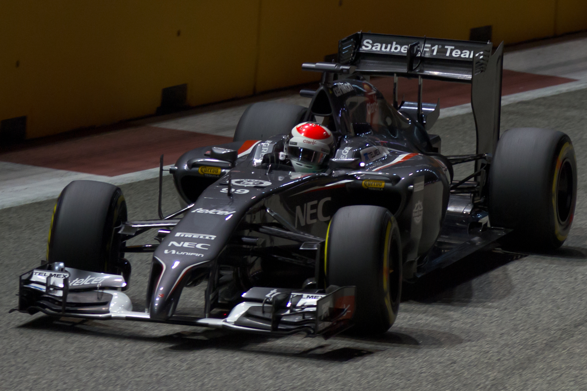 Adrian_Sutil_2014_Singapore_FP2.jpg