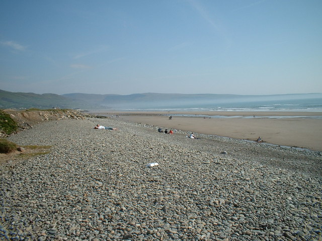 File:Beach near Tal-y-bont looking South-East - geograph.org.uk - 144017.jpg