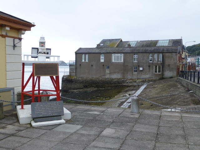 File:Beacon and plaque, Cobh - geograph.org.uk - 4182252.jpg