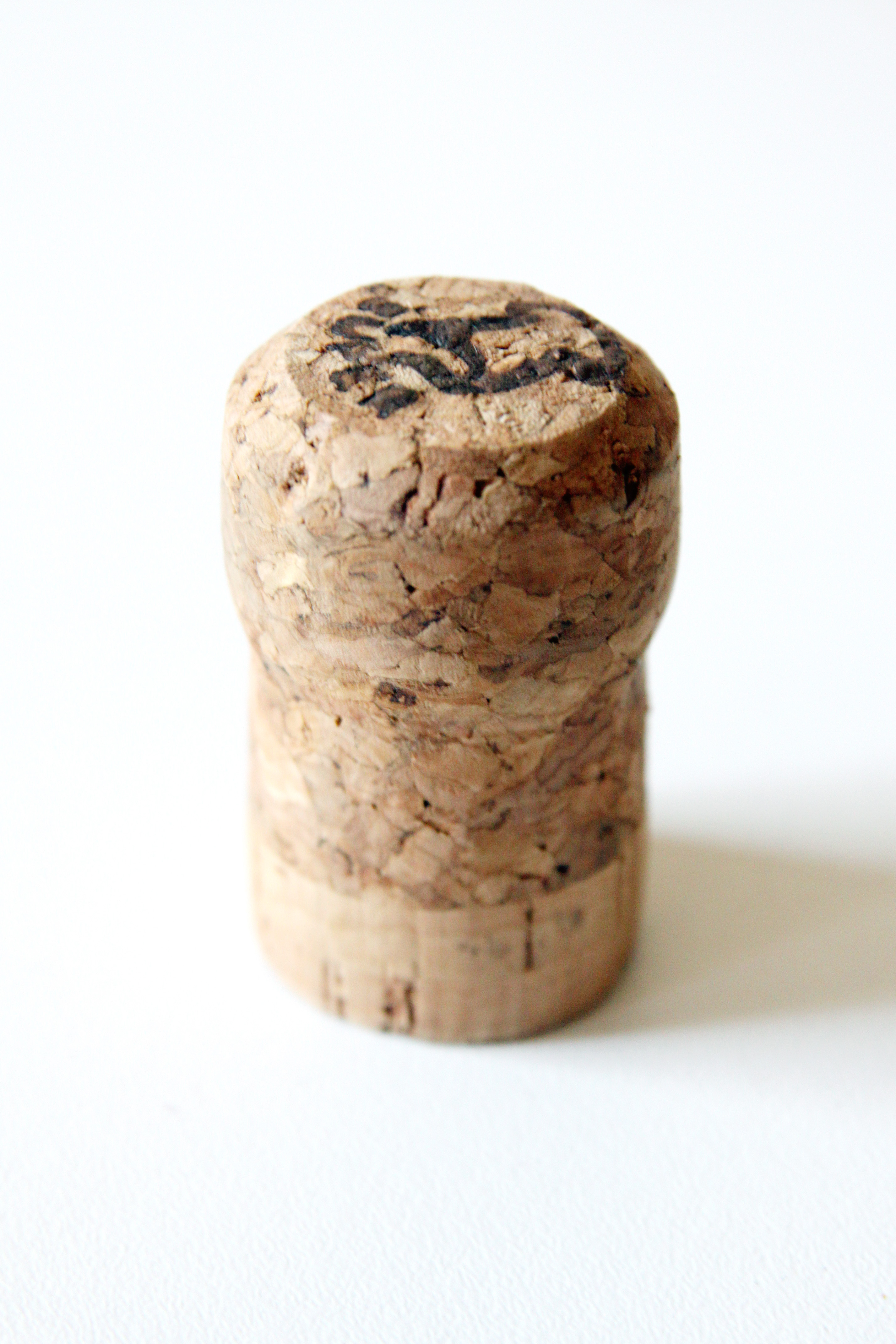 File:Bouchon champagne neuf.jpg - Wikimedia Commons