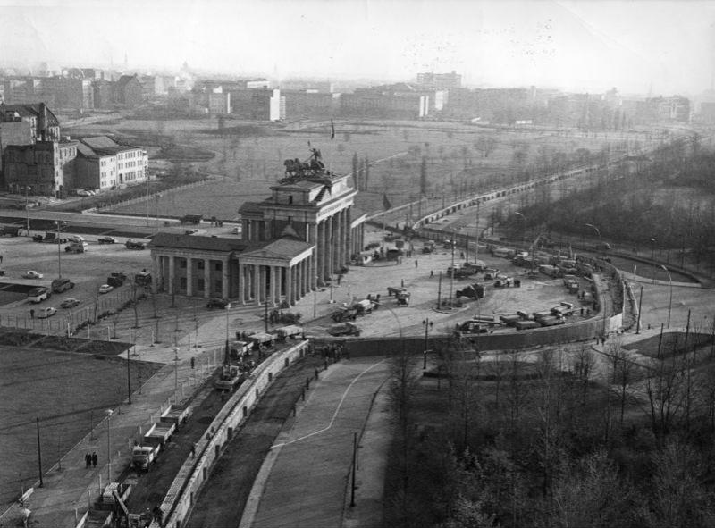 File:Bundesarchiv Bild B 145 Bild-P061246.jpg