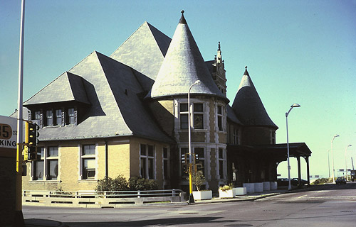 File:Duluth station, August 1973.jpg