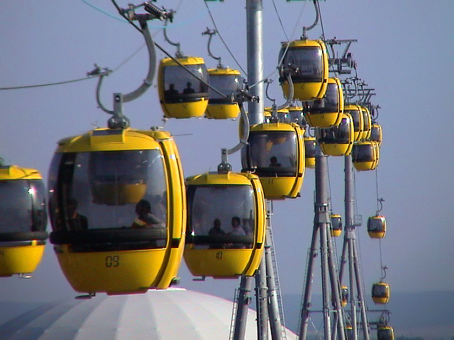 File:Expo2000 seilbahn1.jpg