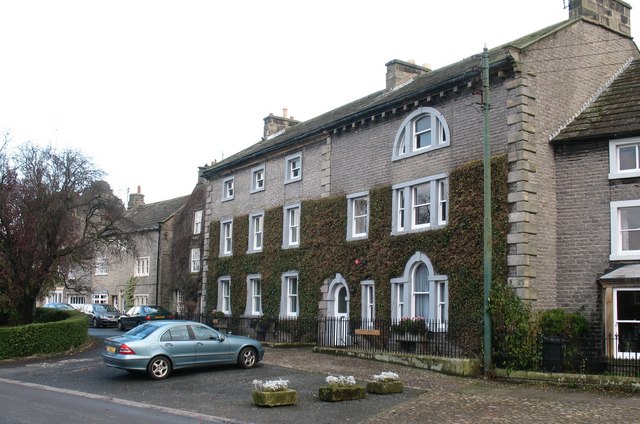 Georgian houses in Middleham - geograph.org.uk - 1032792