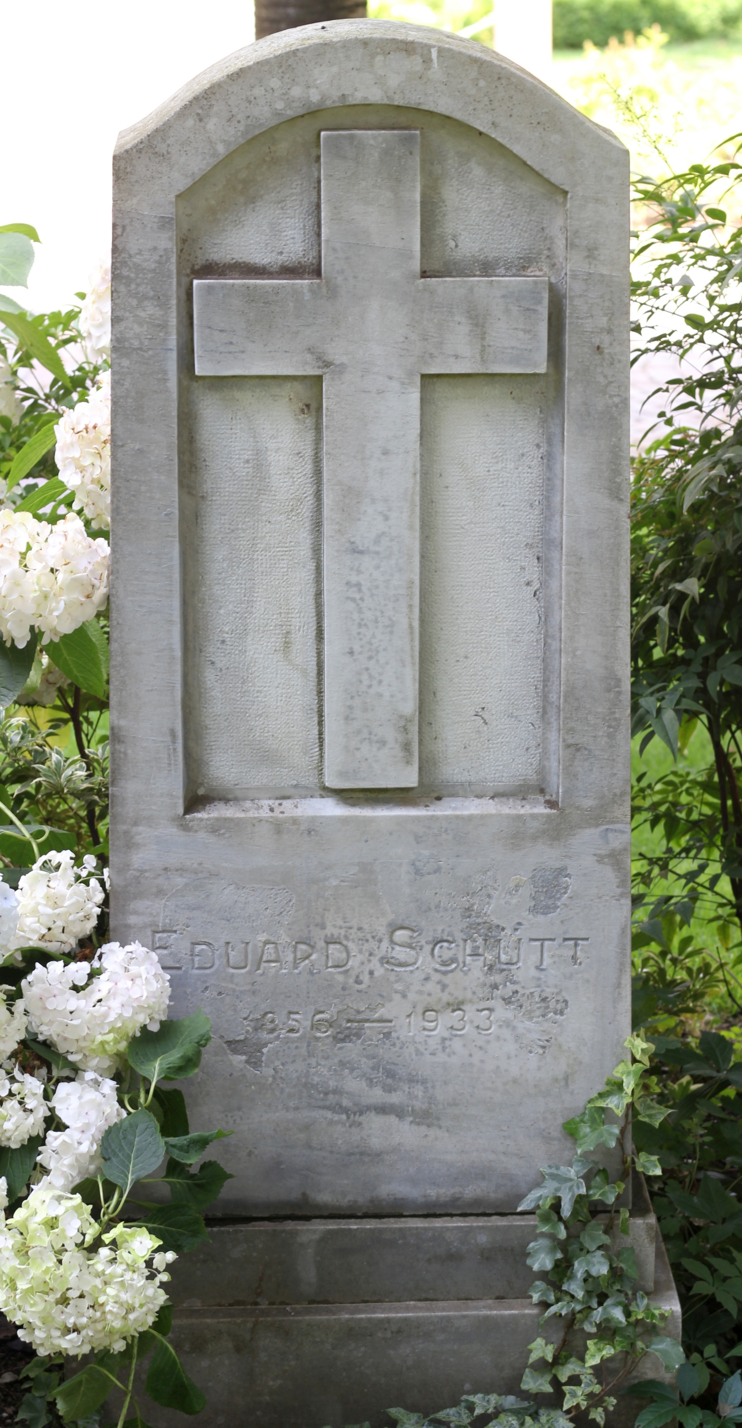 Tombstone for Eduard Schütt in Meran