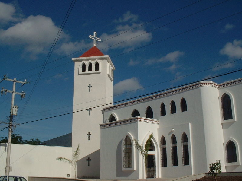 File:Kerkplayadelcarmen.jpg