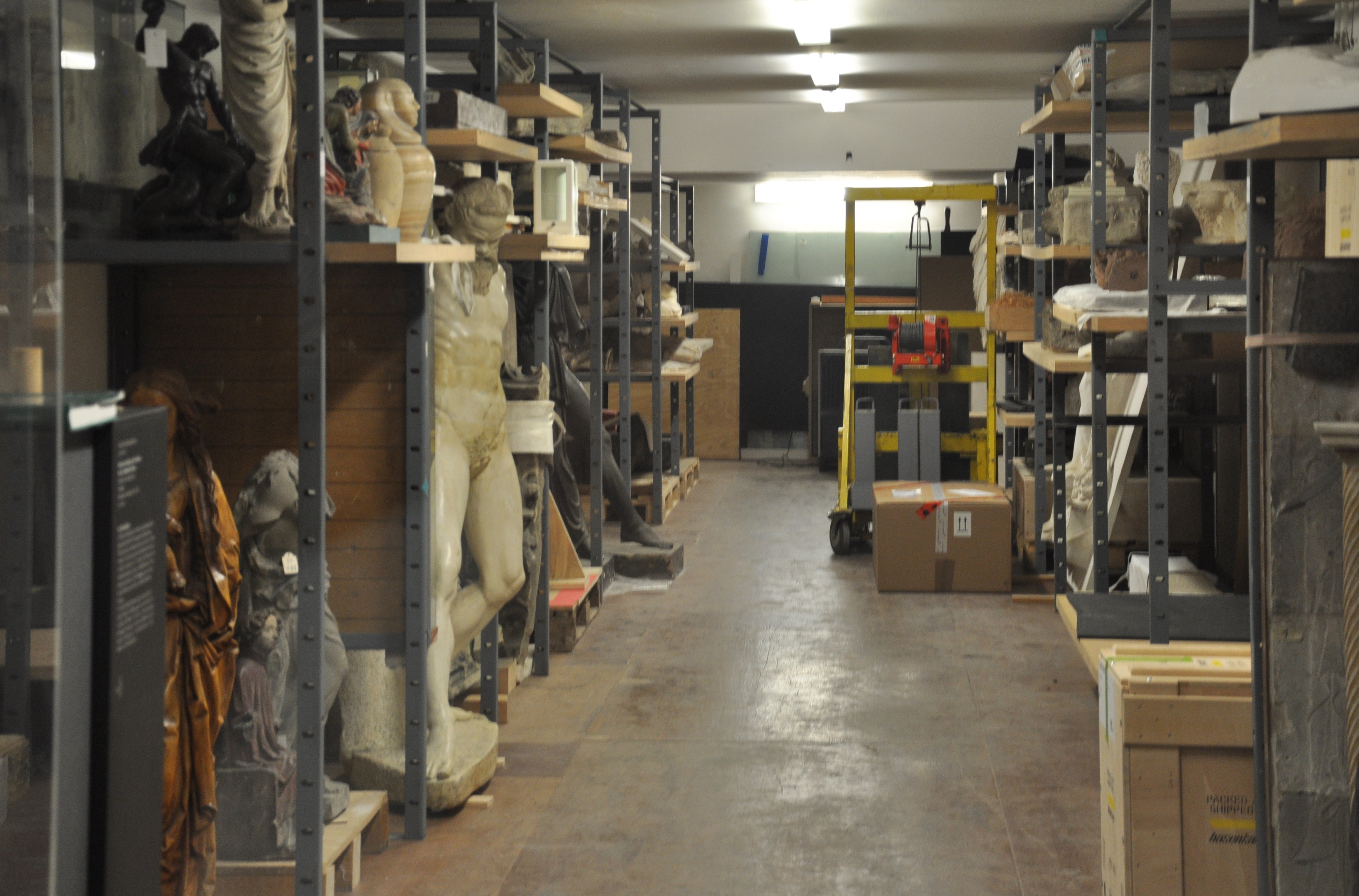 Storage Systems for Fine Arts and Museum Artefacts