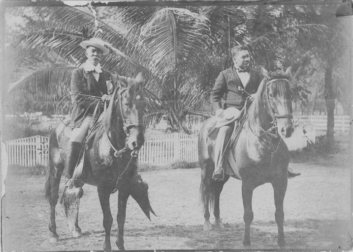 File:Lumaheihei and David Kawananakoa on horseback (PP-97-1-061).jpg