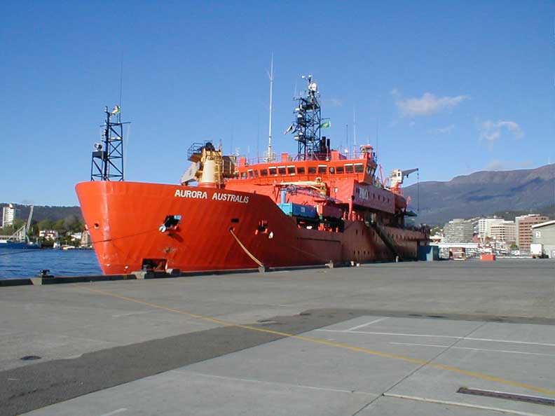 File:MV Aurora Australis au09l.jpg