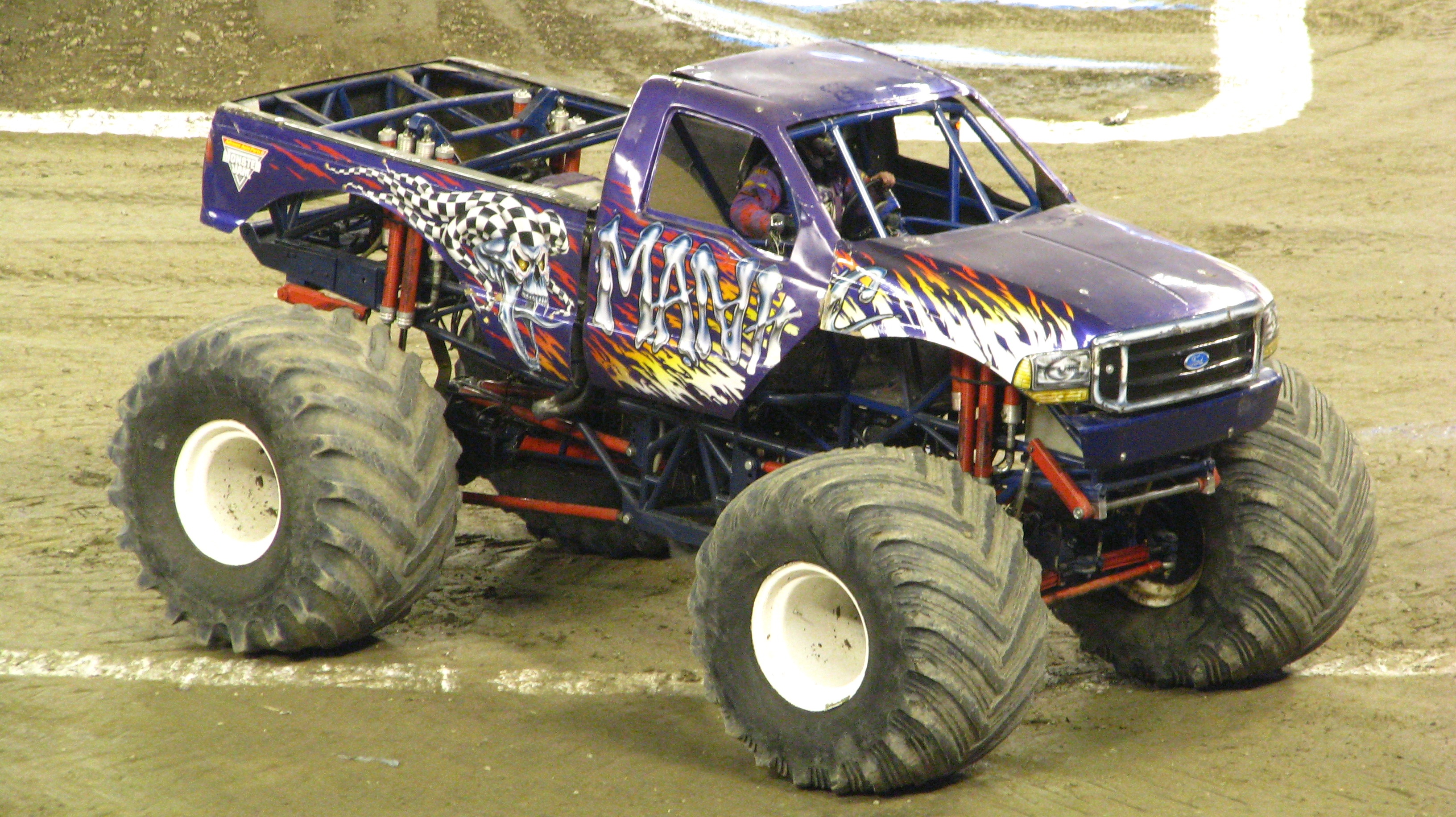 MONSTER TRUCK MANIA, Monster Trucks