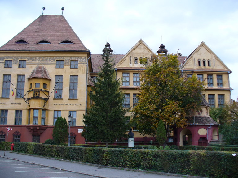 Medias - Stephan Ludwig Roth Highschool - panoramio