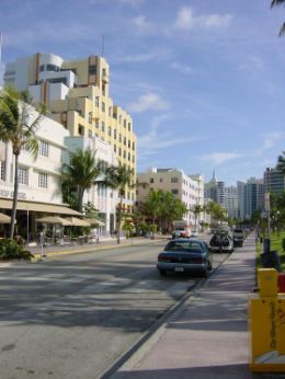 File:Miami ocean drive.jpg