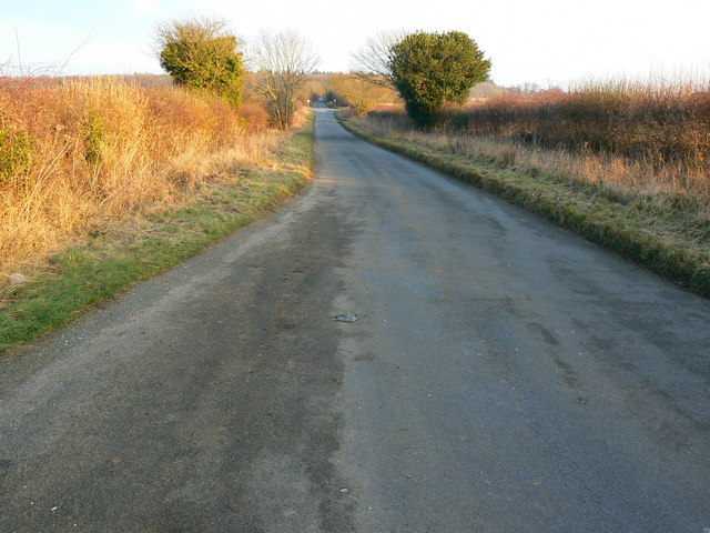 File:Minor road near Baunton - geograph.org.uk - 646879.jpg