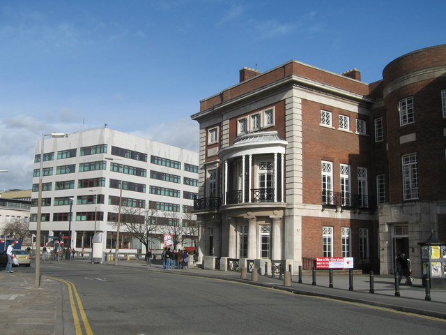 File:Mountford Hall, Liverpool University - geograph.org.uk - 496115.jpg