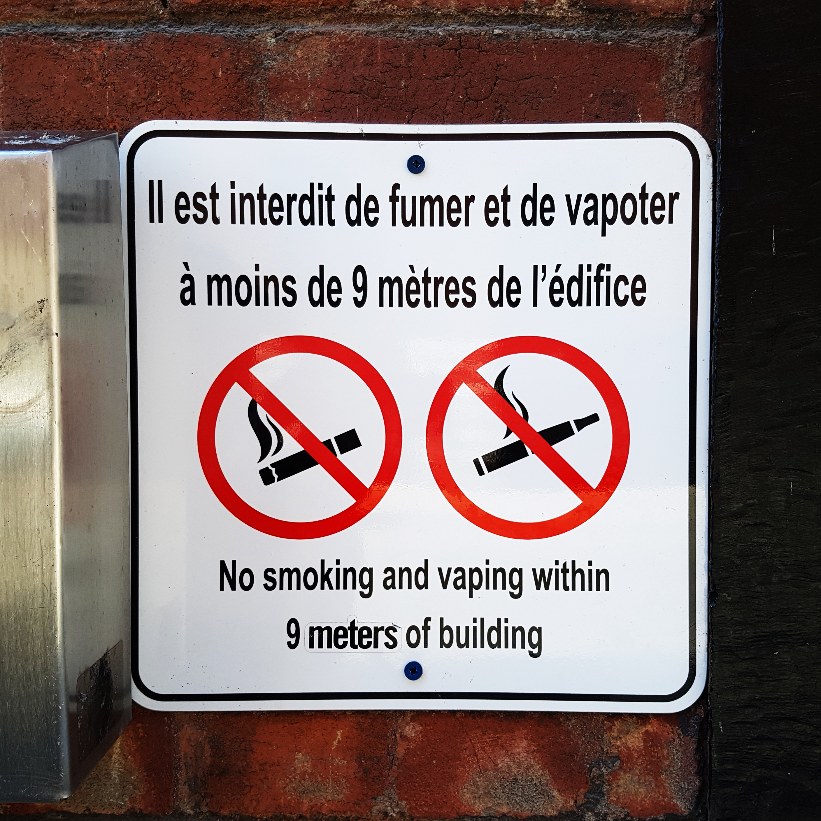 No_Vaping_Sign_%2828482334183%29.jpg