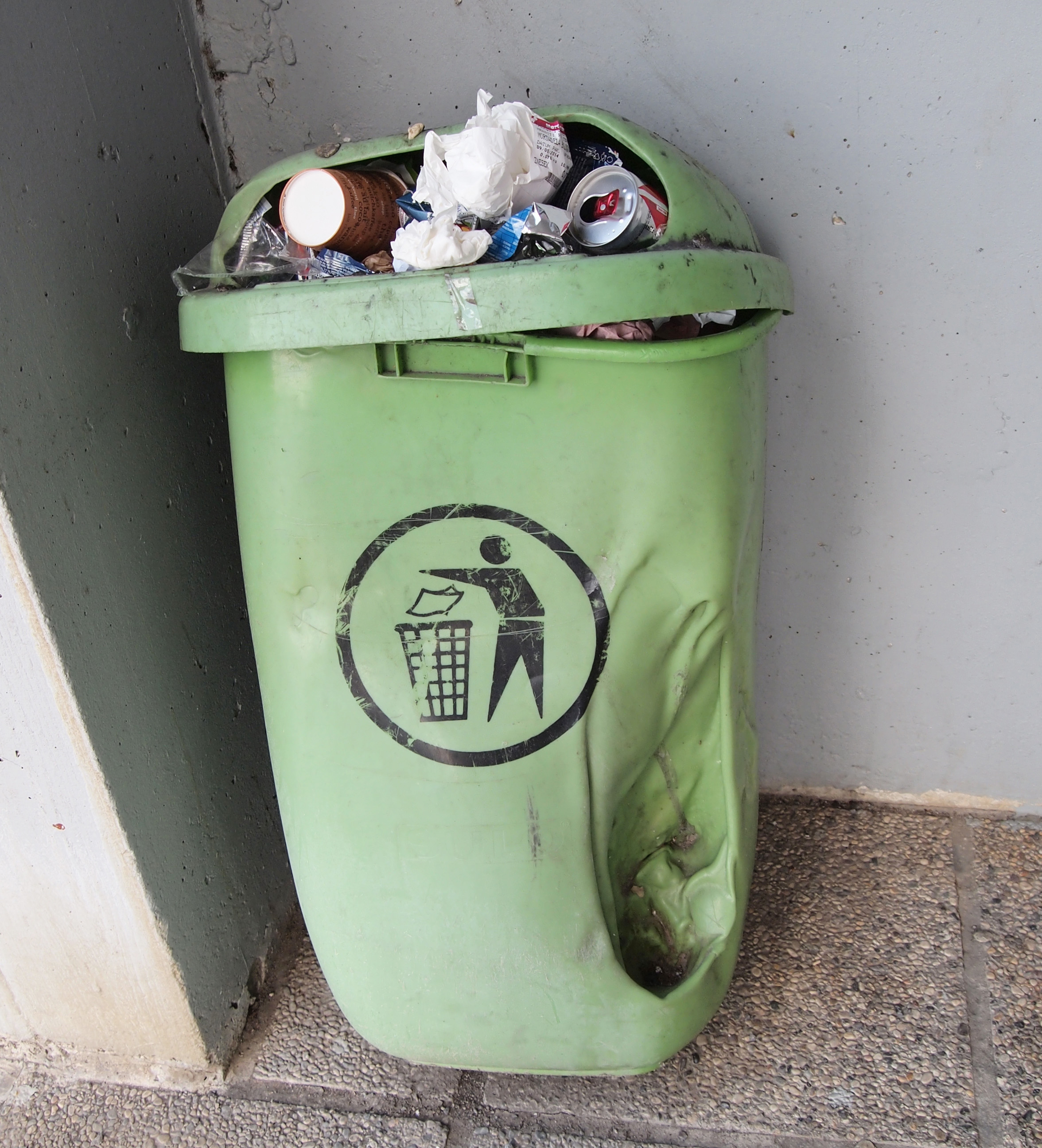 File:Trash container.JPG - Wikimedia Commons