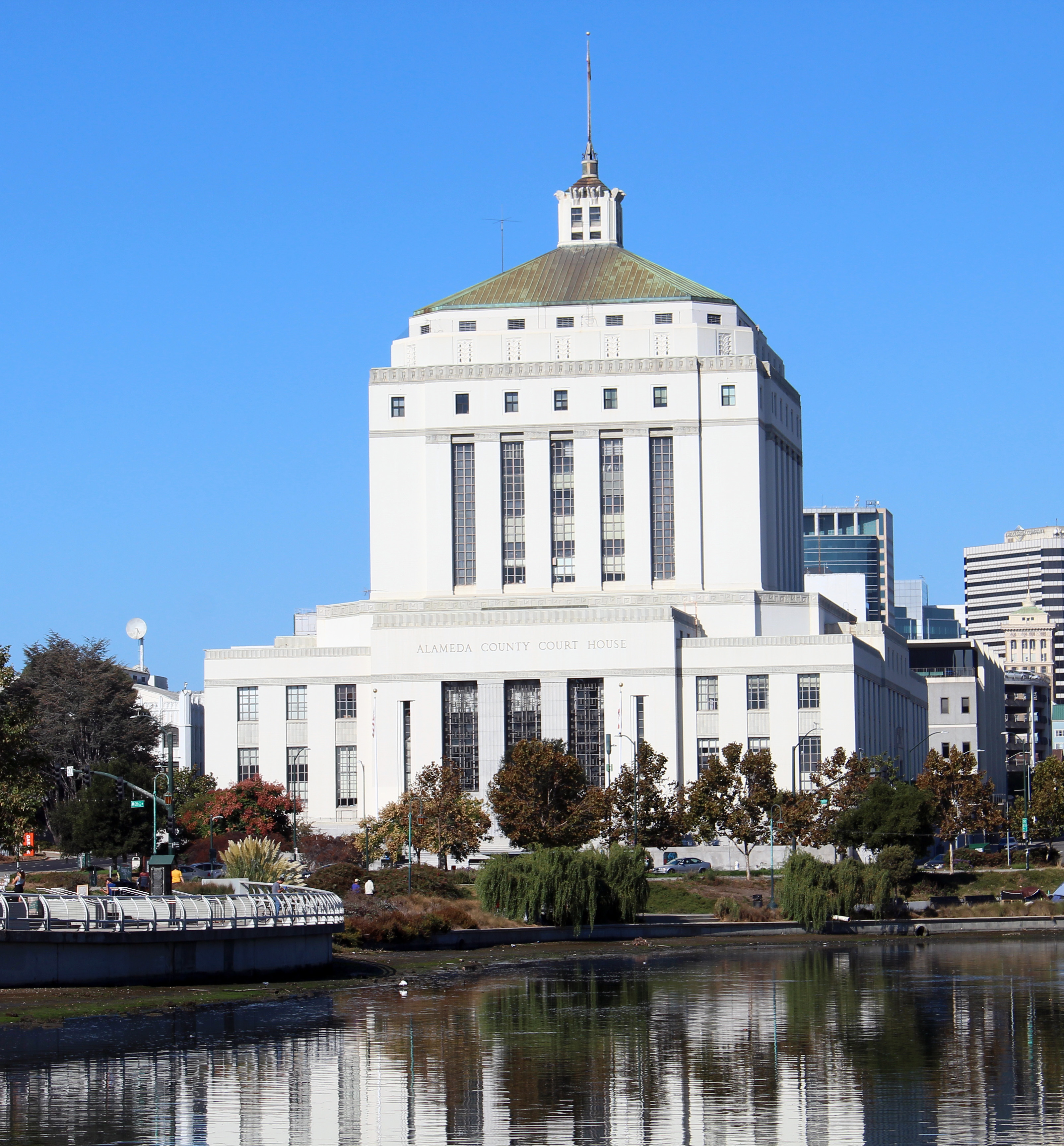 René C. Davidson Courthouse - Wikipedia