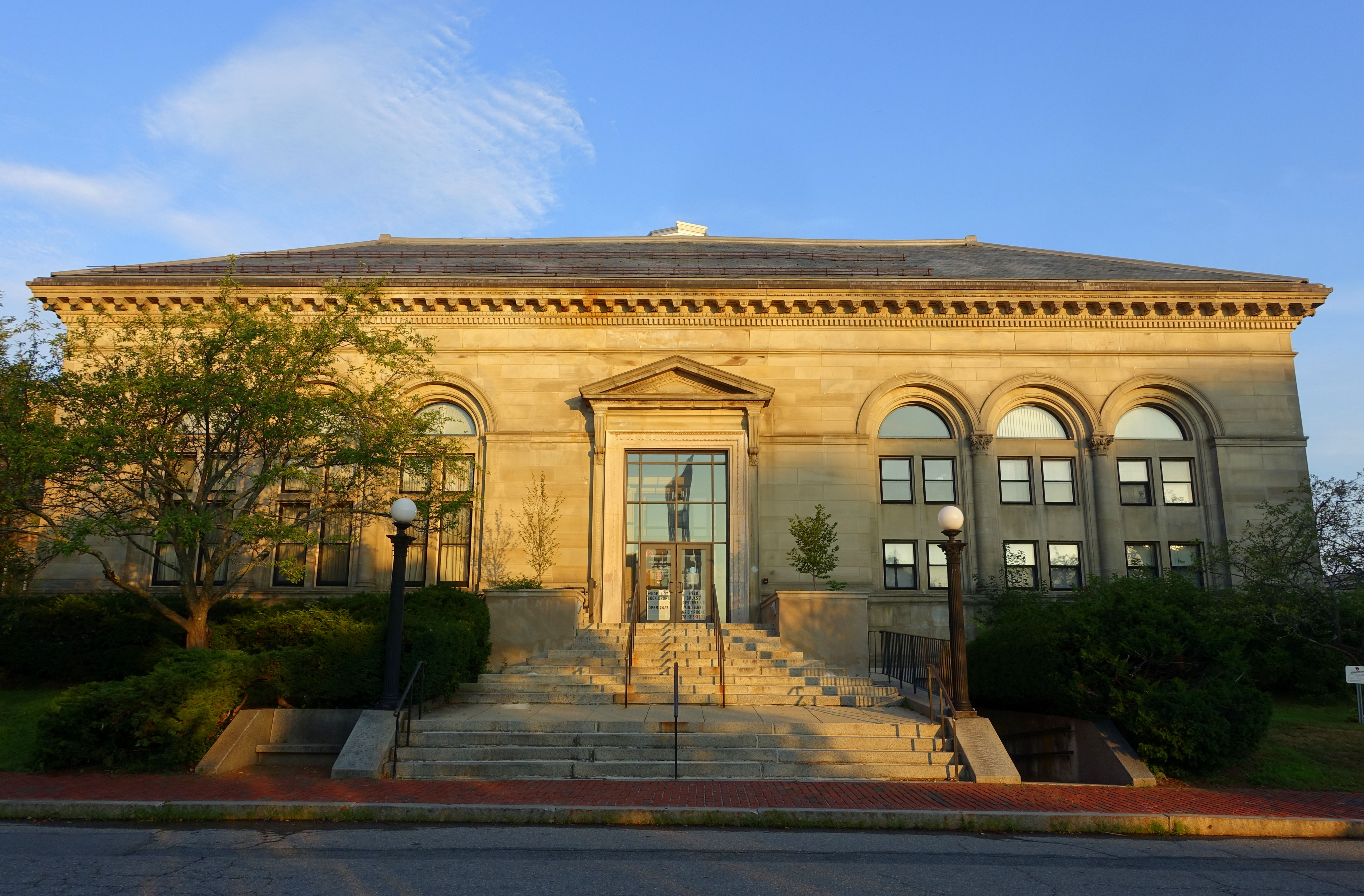 Robbins Library