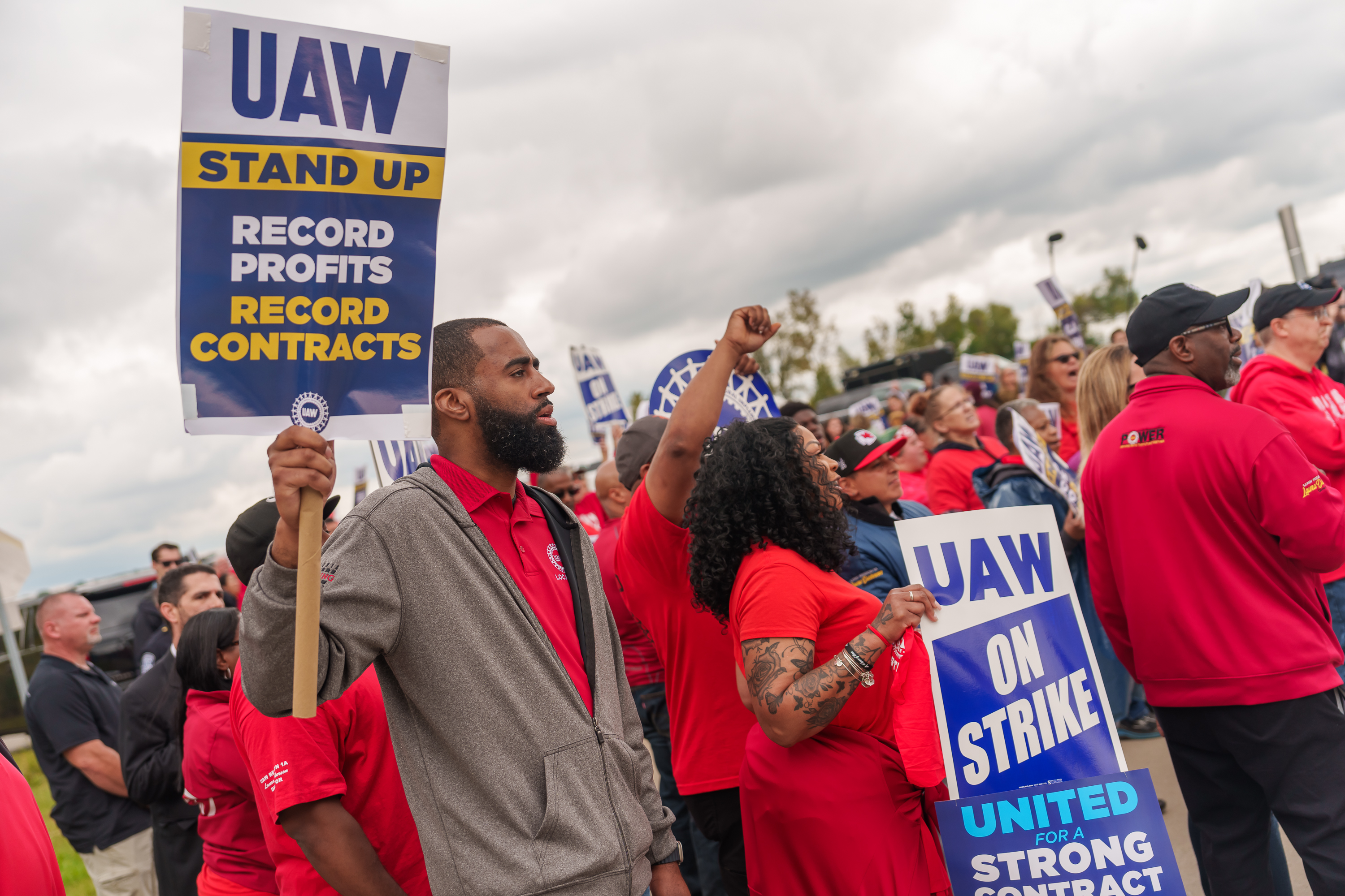 Ford, GM, Stellantis Lay Off 5,000 Workers; UAW 'Stand-Up Strike