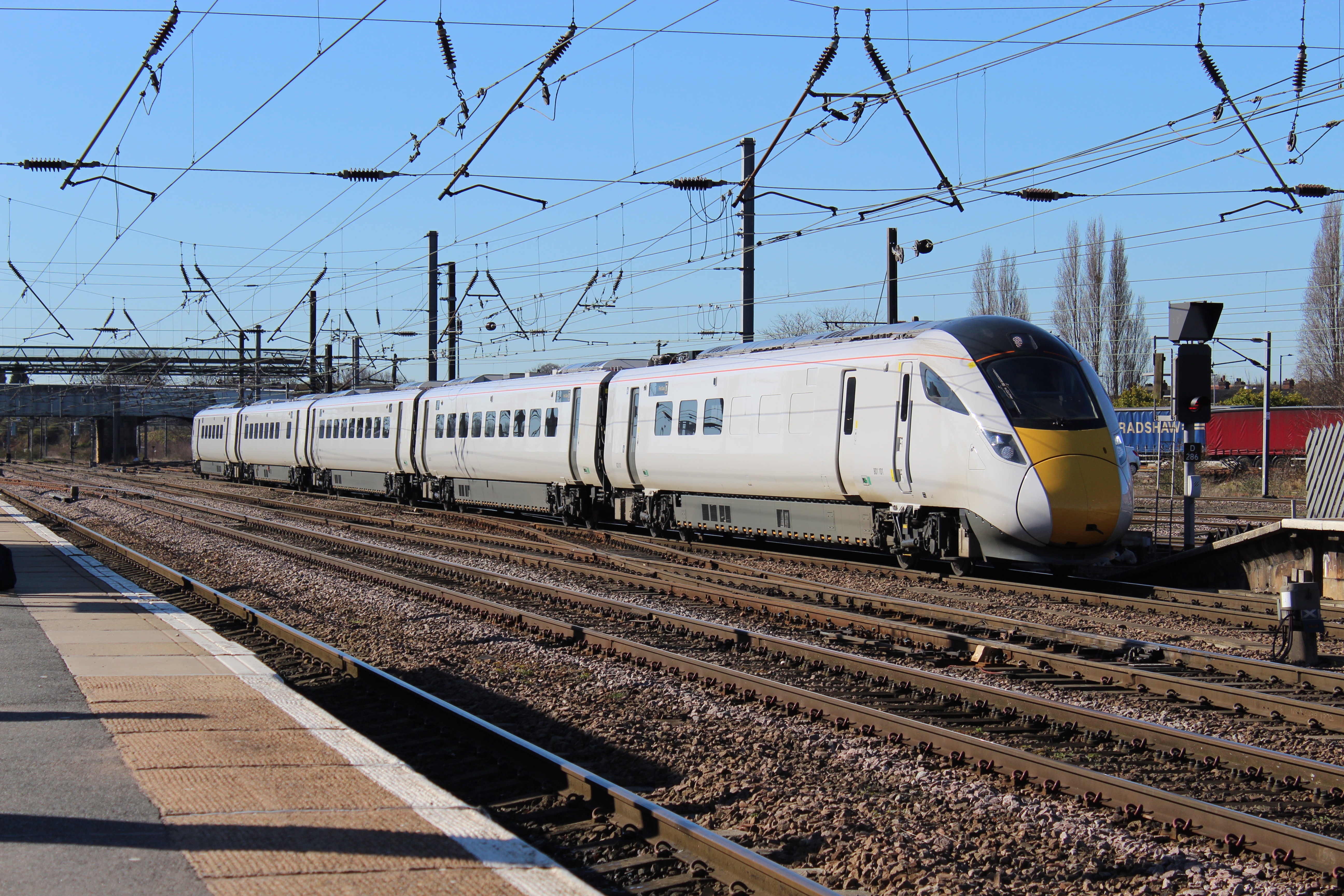 Поезд 800 км в час. Class 801. British Rail class 801. Поезд 800 метров. Поезд Ист.