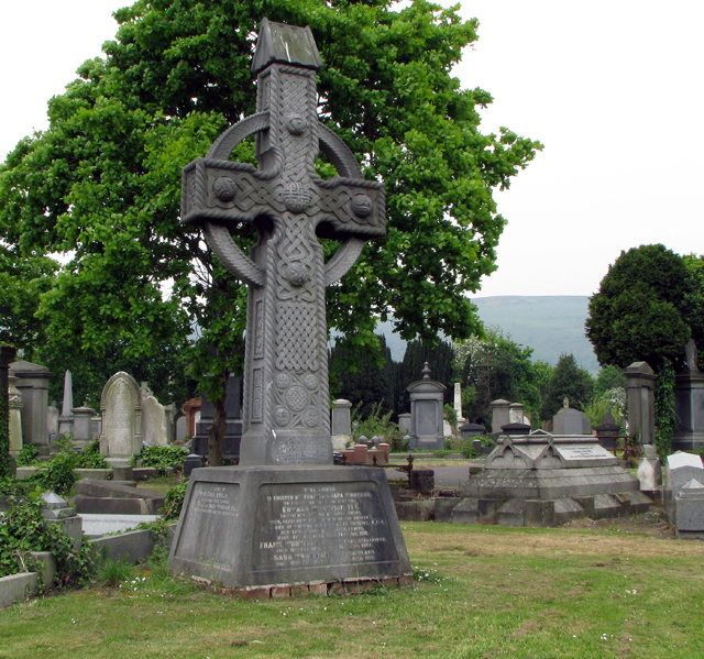 File:Workman memorial, Belfast City Cemetery - geograph.org.uk - 812758.jpg