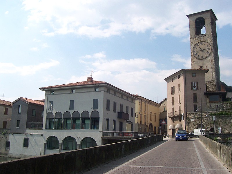 File:258PalazzoloOglio.JPG