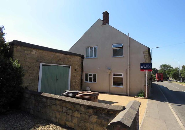 File:63 Dalby Road entrance - geograph.org.uk - 5883233.jpg