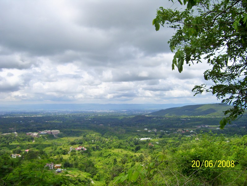 File:A cloudy view of dehradun.jpg