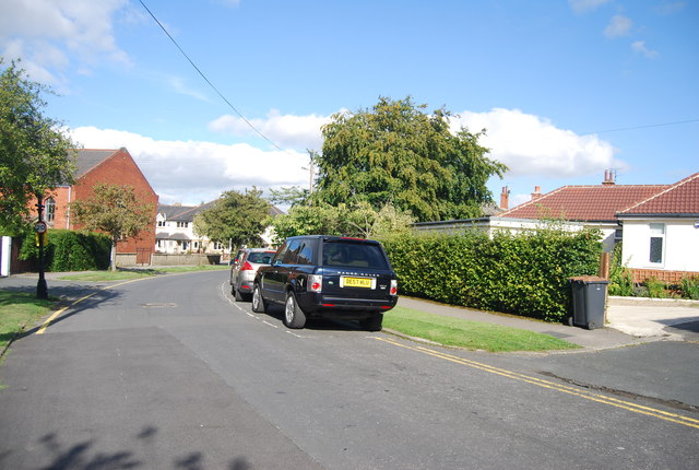 File:Arthington Avenue - geograph.org.uk - 4299063.jpg