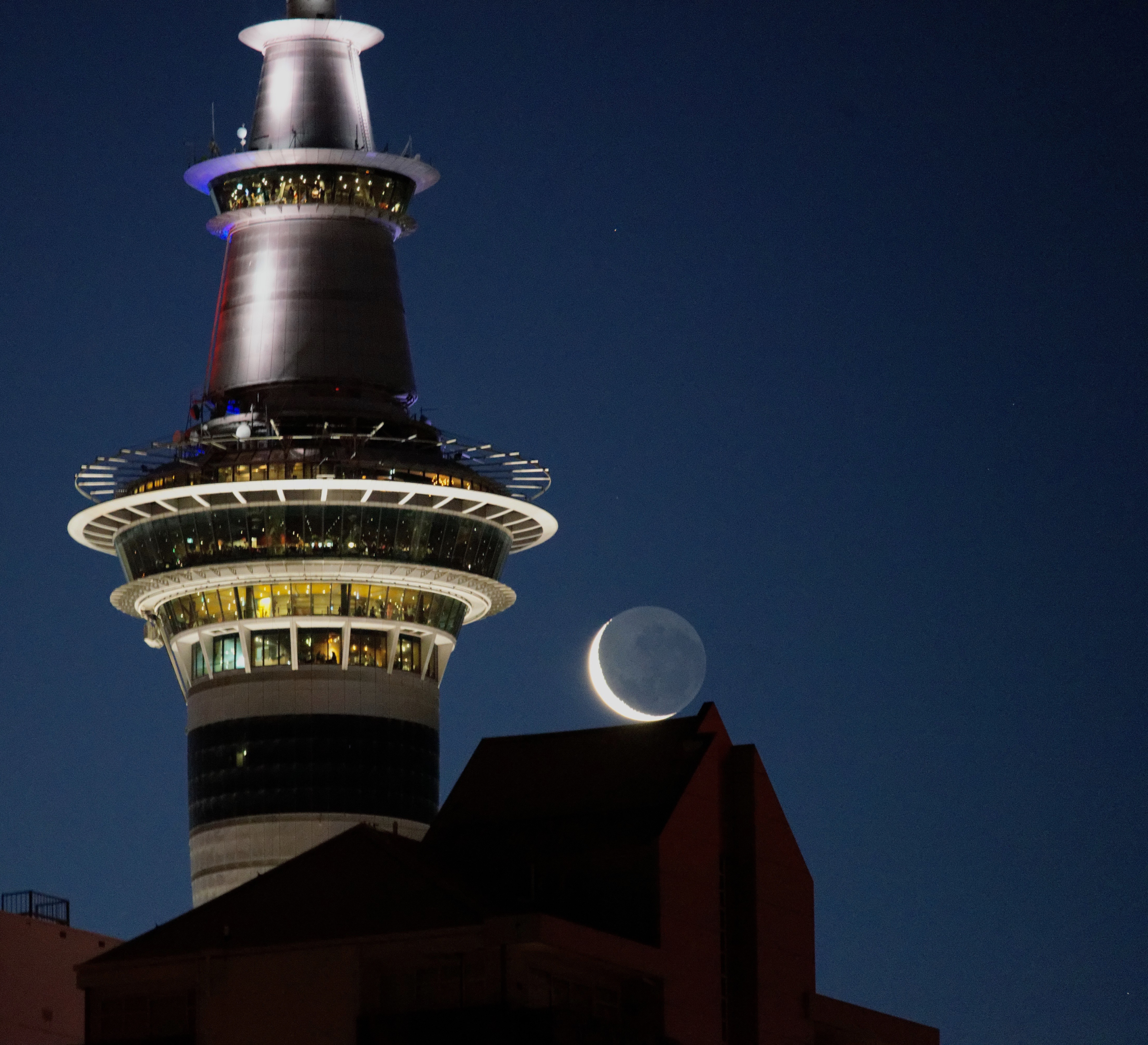 Sky Tower (Auckland) - Wikipedia