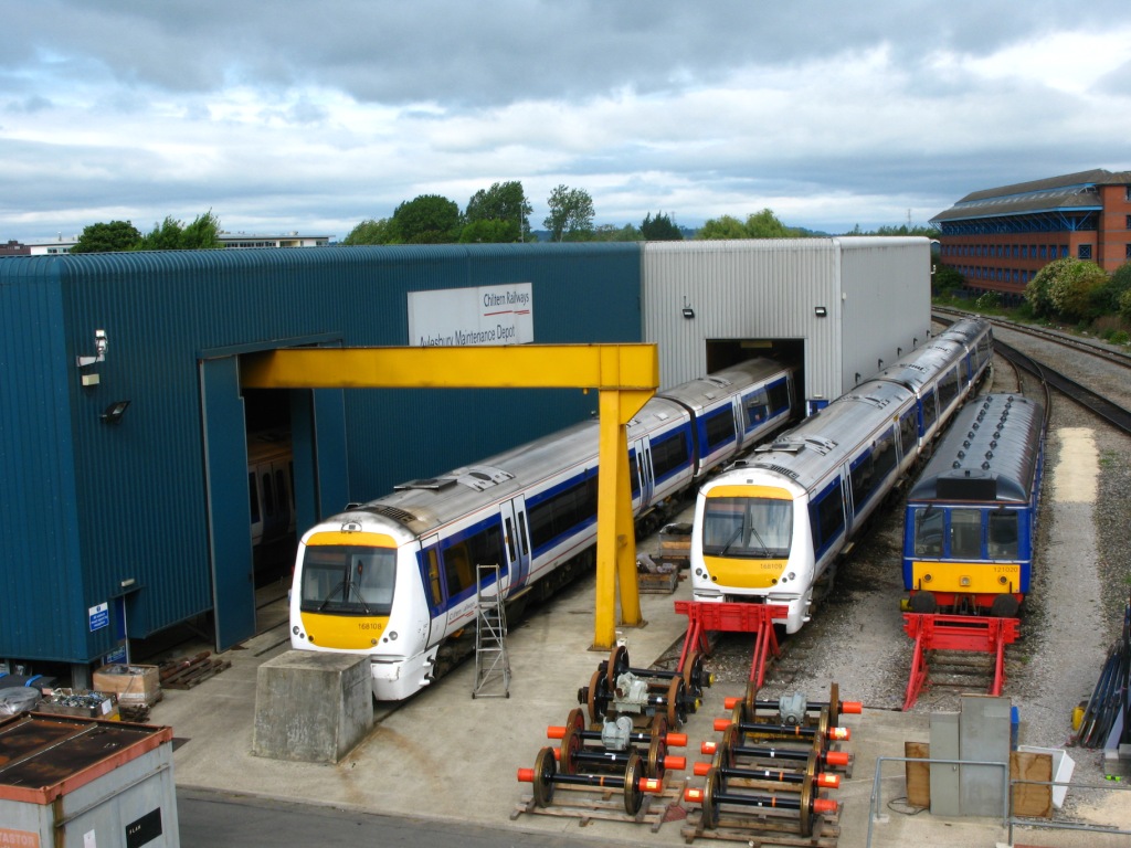 Aylesbury_Depot_-_Chiltern_168108_168009