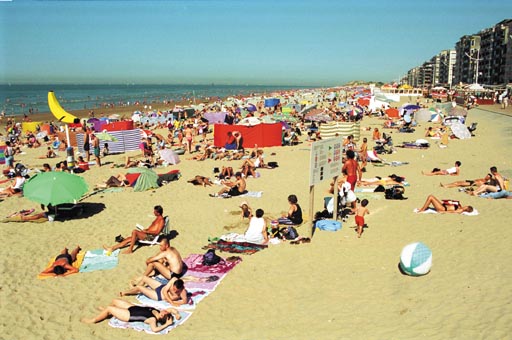 File:Beach at Koksijde (Belgium).jpg