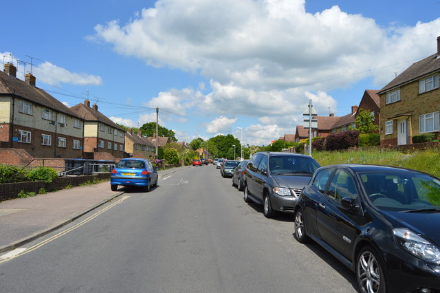 File:Blackwell Farm Rd - geograph.org.uk - 5105643.jpg