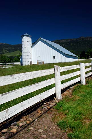 File:Cove Barn (Union County, Oregon scenic images) (uniDA0090).jpg