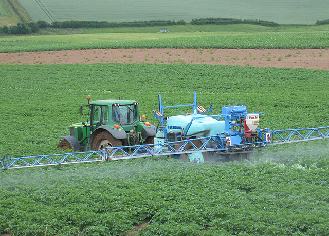 File:Crop spraying, Bromsash - geograph.org.uk - 1367703.jpg