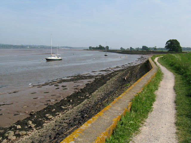 Estuary and footpath near Turf lock - geograph.org.uk - 866564