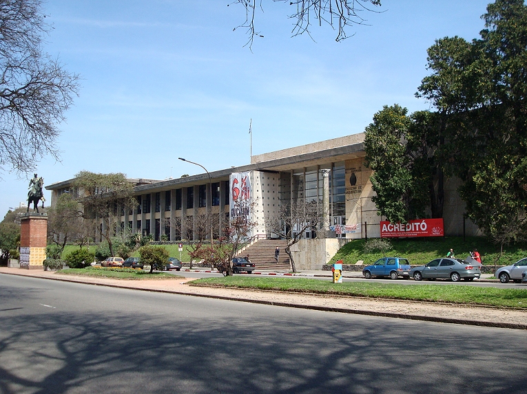 File:Faculty of Architecture Montevideo.jpg