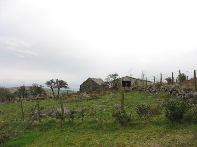 File:Farm buildings at Hengwm - geograph.org.uk - 353216.jpg