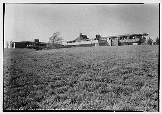 File:Herbert F. Johnson, Jr., Wingspread, residence in Racine, Wisconsin. LOC gsc.5a03872.jpg