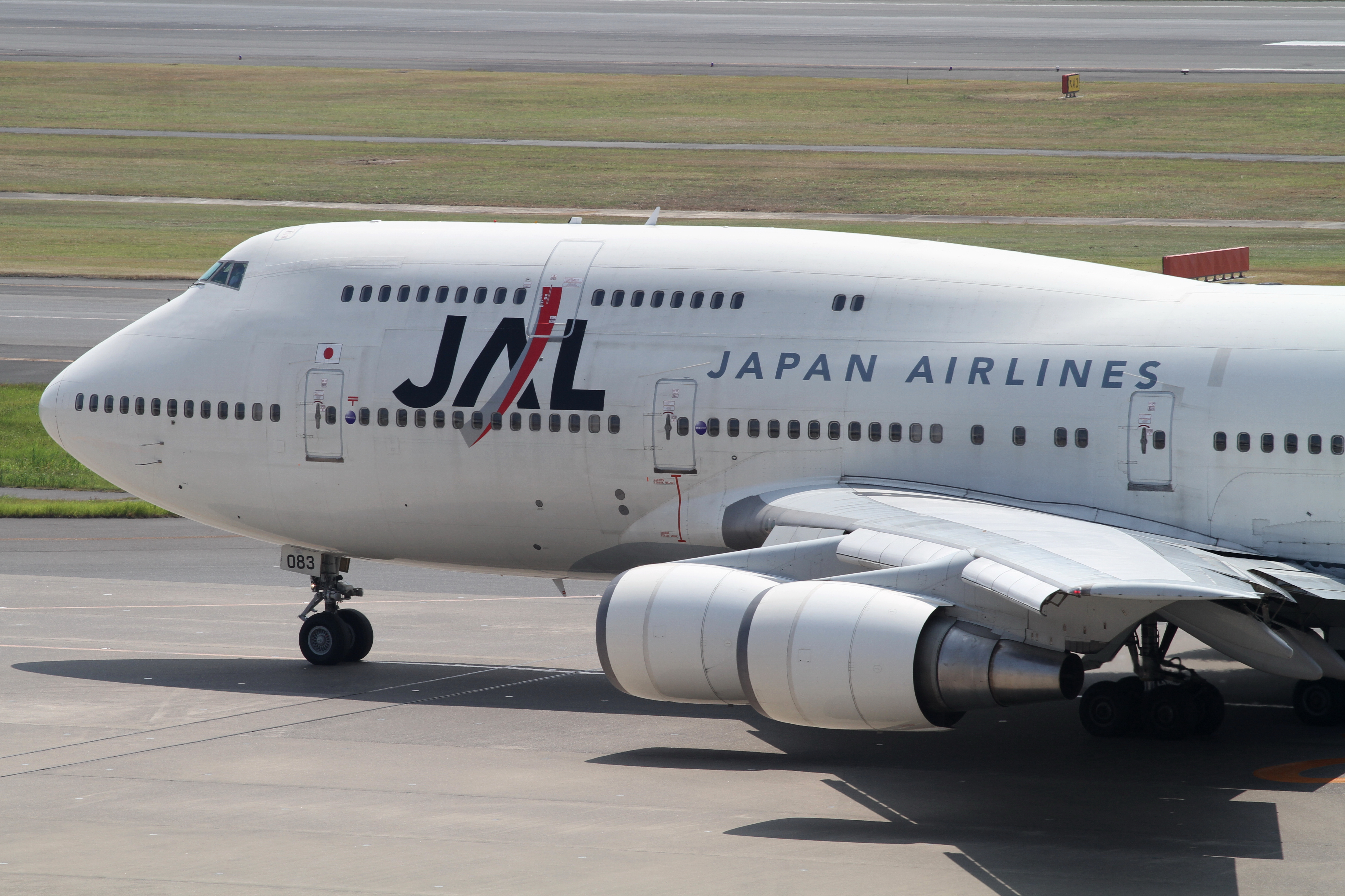 File:JAL B747-400D(JA8083) (4912997751).jpg - Wikimedia Commons