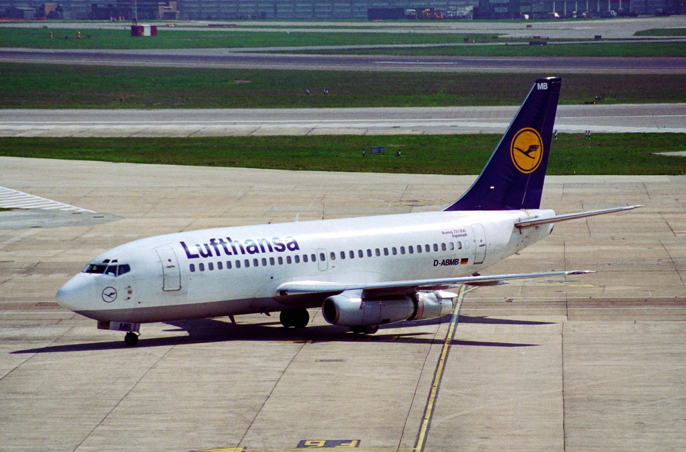 File:Lufthansa Boeing 737-200; D-ABMB@LHR;13.04.1996 (4844511831