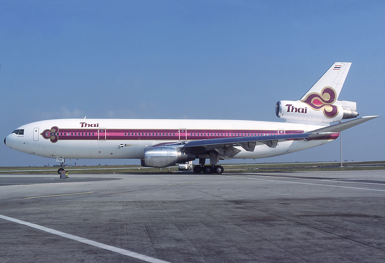 File:McDonnell Douglas DC-10-30, Thai Airways International