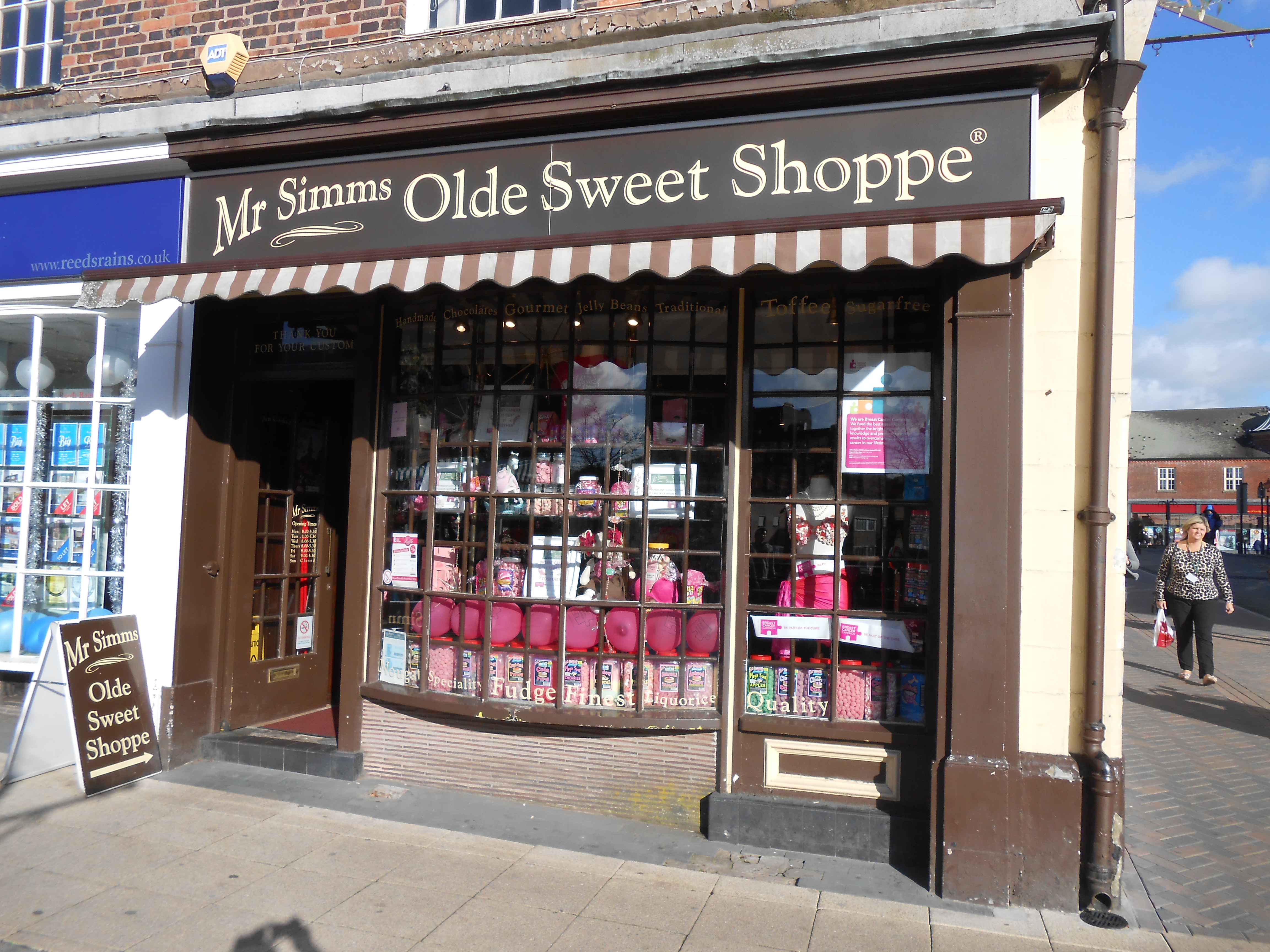 File:Mr Simms Olde Sweet Shoppe, Newcastle-under-Lyme.jpg