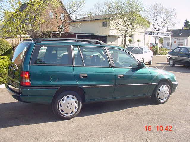 File:Opel Astra H Caravan.JPG - Wikimedia Commons