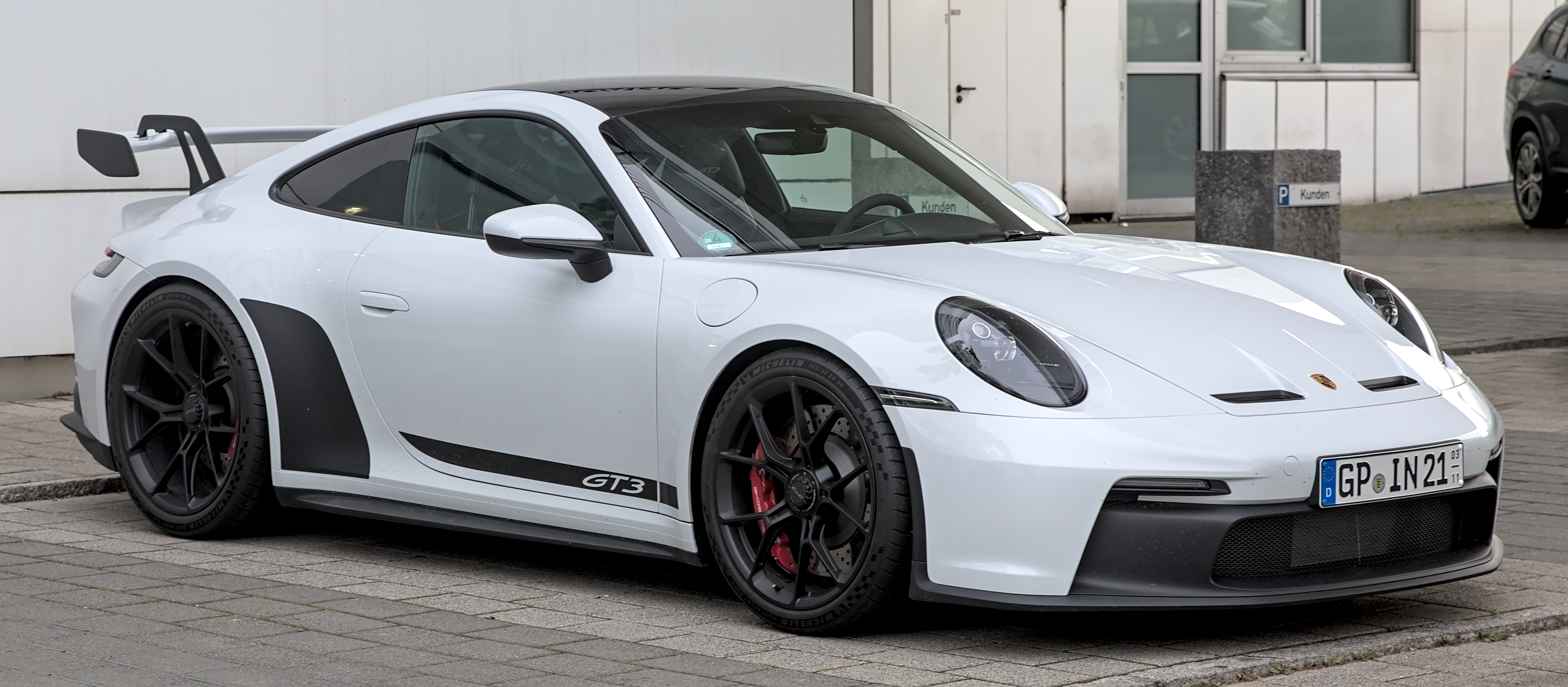 2023 Porsche 911 GT3 RS Is a Lap-Time Champ - CNET